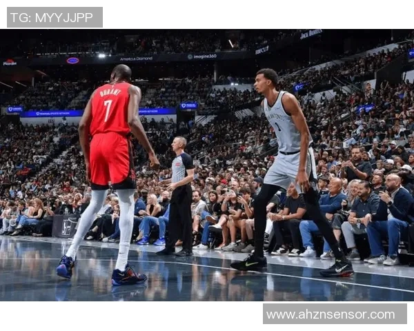 2015年火箭与马刺的精彩对决回顾与分析